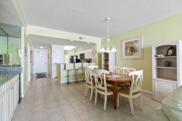 8499 Gulf Boulevard APT 303, Navarre, FL 32566