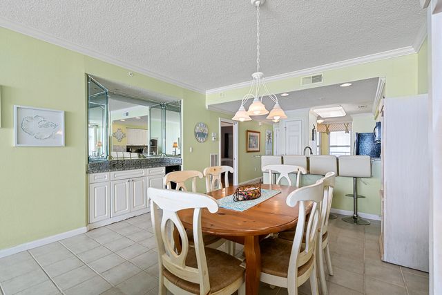 8499 Gulf Boulevard APT 303, Navarre, FL 32566