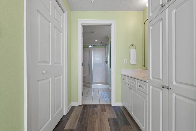 8499 Gulf Boulevard APT 303, Navarre, FL 32566