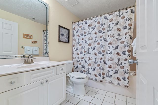 8499 Gulf Boulevard APT 303, Navarre, FL 32566