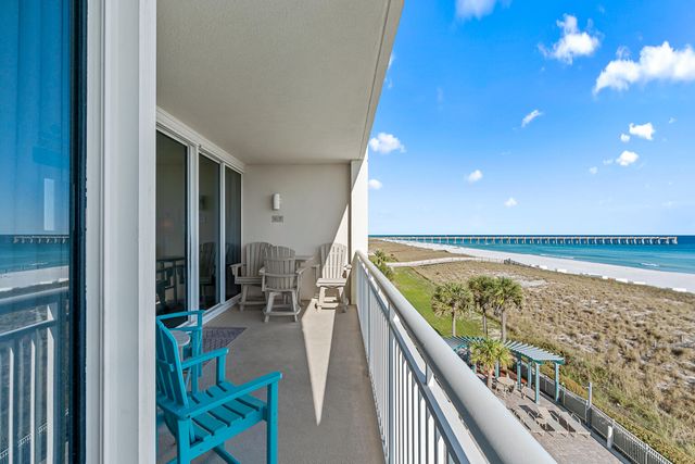 8499 Gulf Boulevard APT 303, Navarre, FL 32566