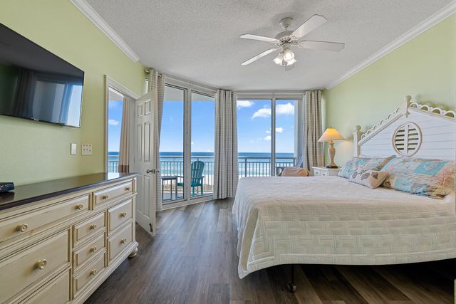 8499 Gulf Boulevard APT 303, Navarre, FL 32566