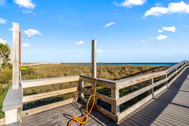 8499 Gulf Boulevard APT 303, Navarre, FL 32566