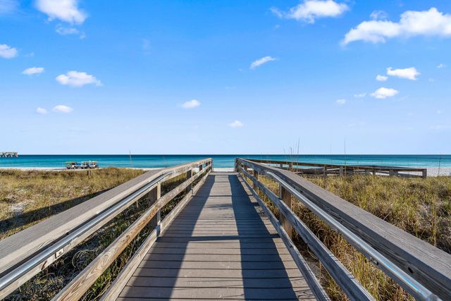 8499 Gulf Boulevard APT 303, Navarre, FL 32566