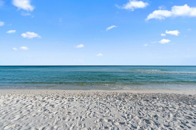 8499 Gulf Boulevard APT 303, Navarre, FL 32566