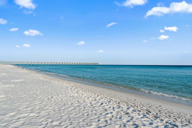 8499 Gulf Boulevard APT 303, Navarre, FL 32566