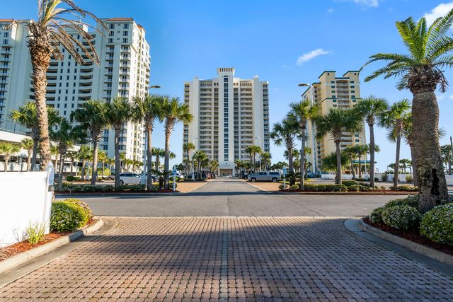 8499 Gulf Boulevard APT 303, Navarre, FL 32566