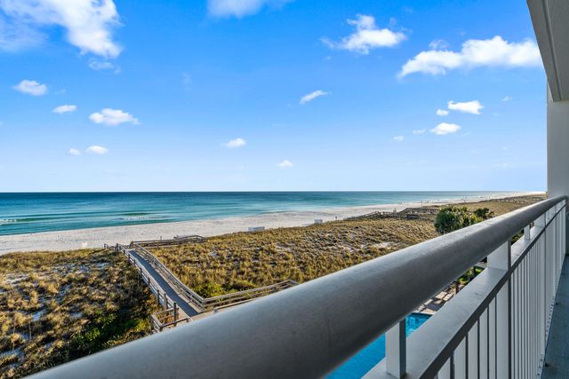 8499 Gulf Boulevard APT 303, Navarre, FL 32566