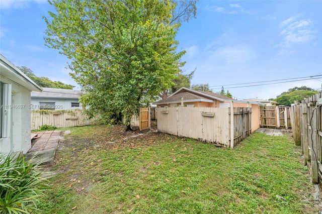 1726 Roosevelt St, Hollywood, FL 33020