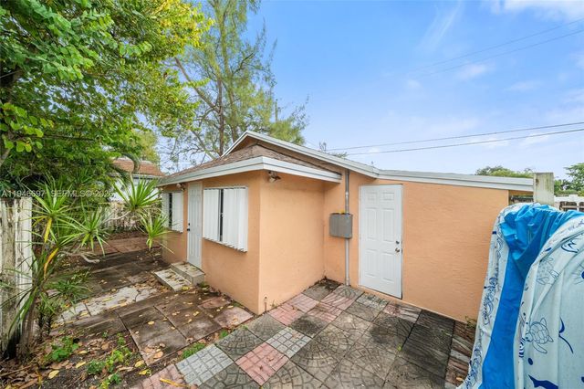 1726 Roosevelt St, Hollywood, FL 33020