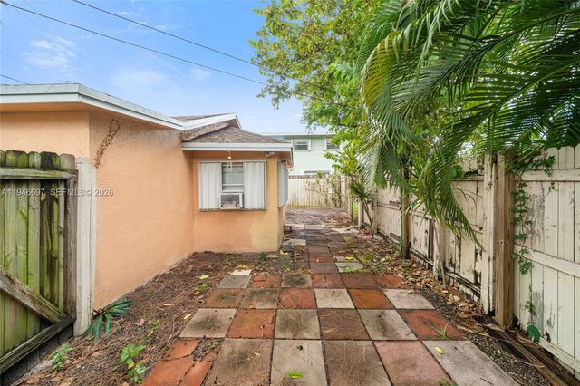 1726 Roosevelt St, Hollywood, FL 33020