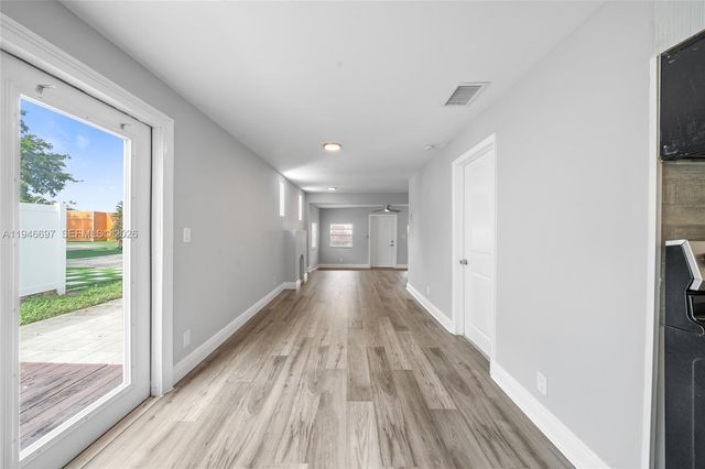 1726 Roosevelt St, Hollywood, FL 33020