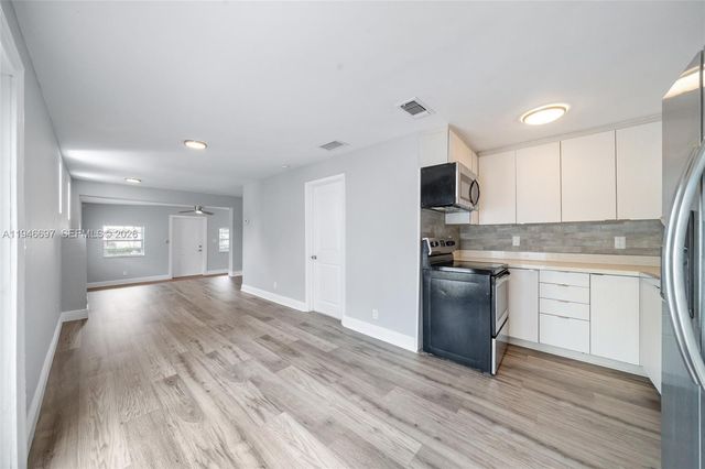 1726 Roosevelt St, Hollywood, FL 33020