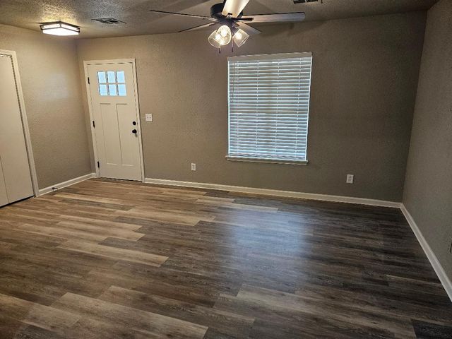 5443 W 11th Street, Tulsa, OK 74127