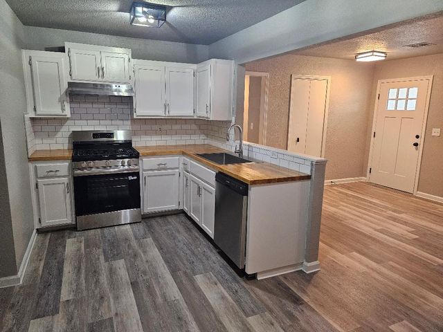 5443 W 11th Street, Tulsa, OK 74127
