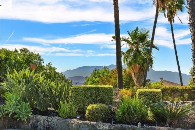 6125 Clarendon Court, Riverside, CA 92506