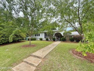 8004 Church Street, Sneads, FL 32460