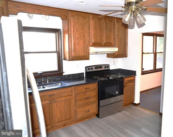 208 FAGGS MANOR RD, Cochranville, PA 19330