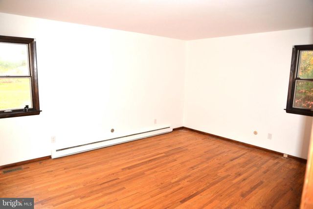 208 FAGGS MANOR RD, Cochranville, PA 19330