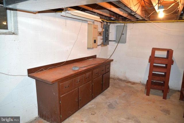 208 FAGGS MANOR RD, Cochranville, PA 19330