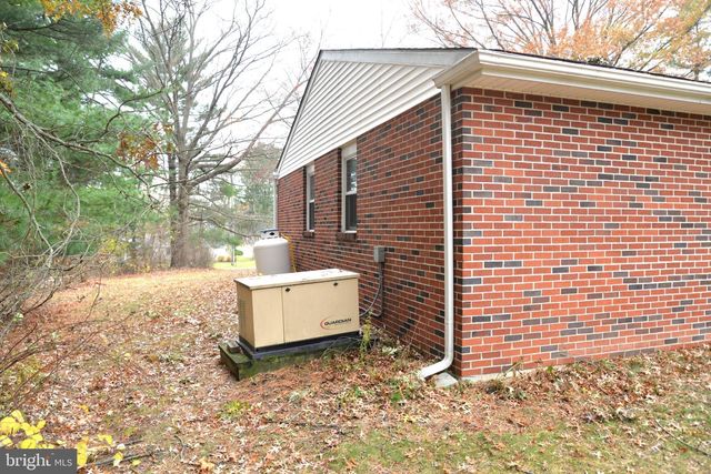 208 FAGGS MANOR RD, Cochranville, PA 19330