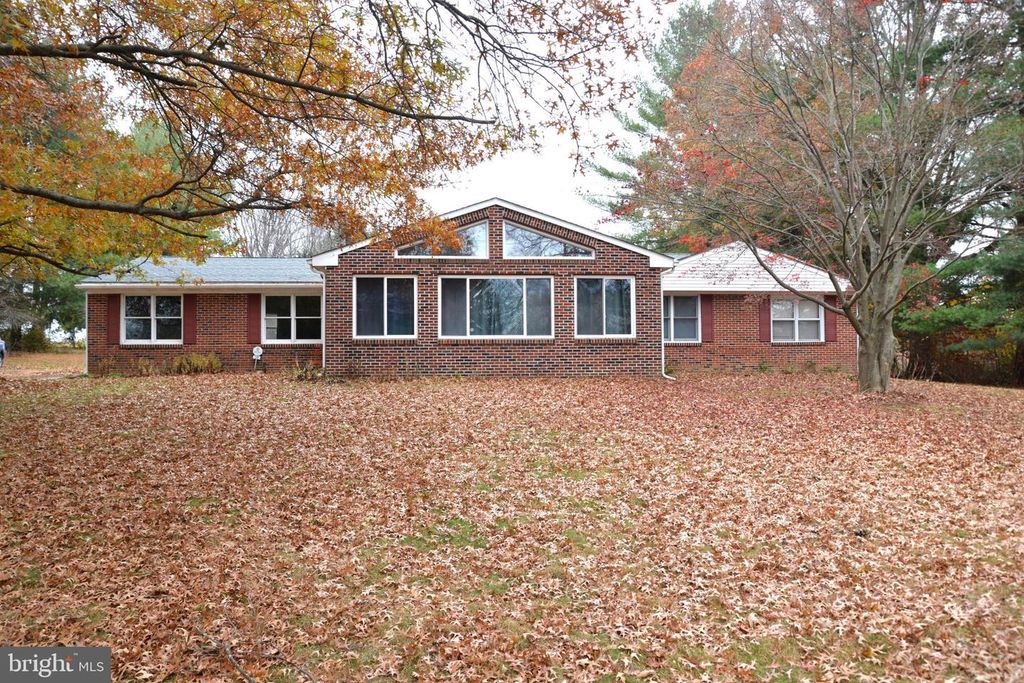 208 FAGGS MANOR RD, Cochranville, PA 19330