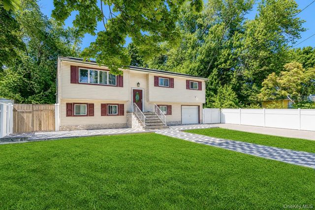 9 Hamlin Avenue, West Babylon, NY 11704