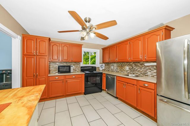 9 Hamlin Avenue, West Babylon, NY 11704