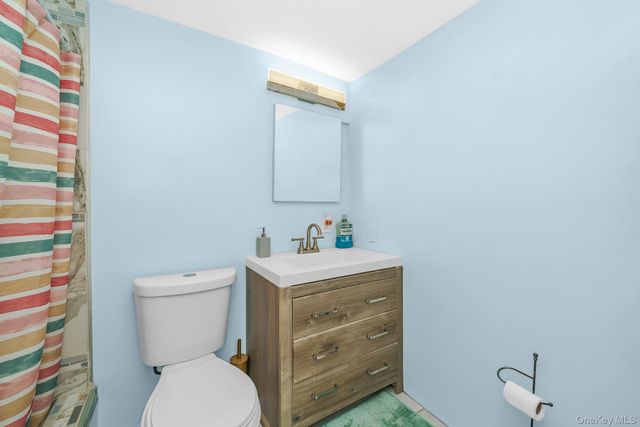 9 Hamlin Avenue, West Babylon, NY 11704