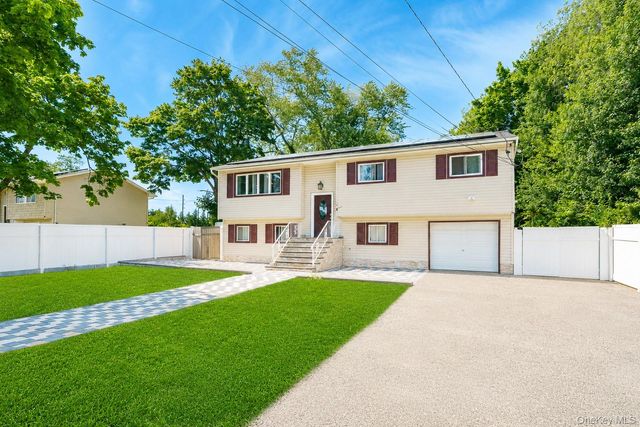 9 Hamlin Avenue, West Babylon, NY 11704