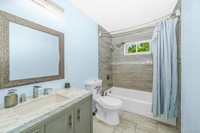 9 Hamlin Avenue, West Babylon, NY 11704
