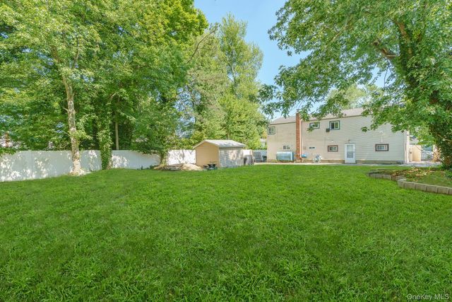 9 Hamlin Avenue, West Babylon, NY 11704