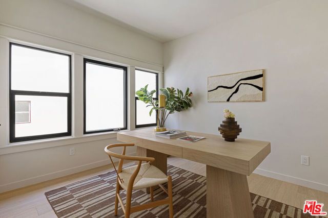 1404 S Wilton Place, Los Angeles, CA 90019