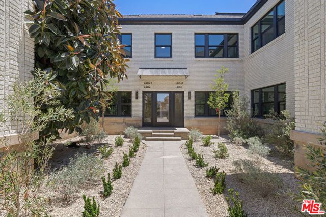 1404 S Wilton Place, Los Angeles, CA 90019