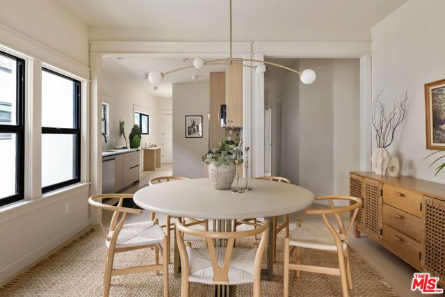 1404 S Wilton Place, Los Angeles, CA 90019