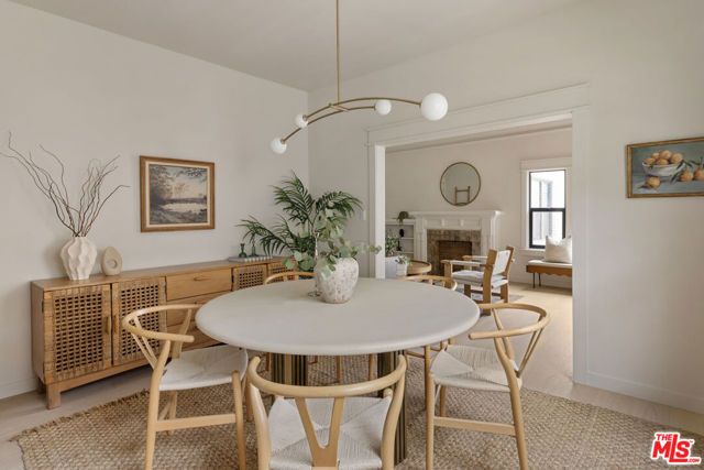 1404 S Wilton Place, Los Angeles, CA 90019