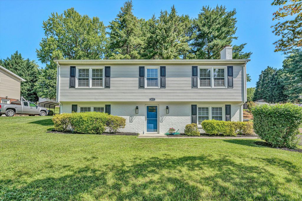 3631 Bower RD, Roanoke, VA 24018