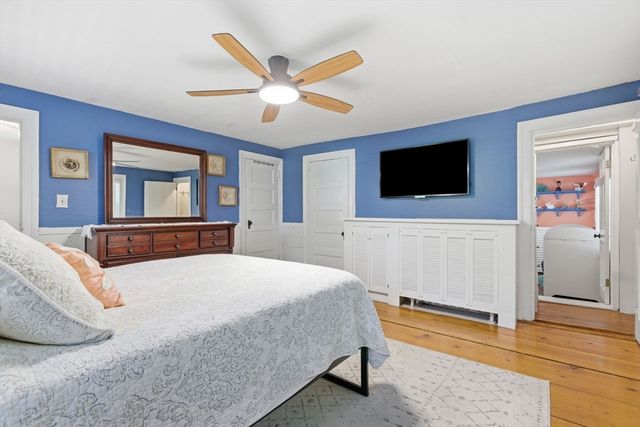 51 Grove St, Reading, MA 01867