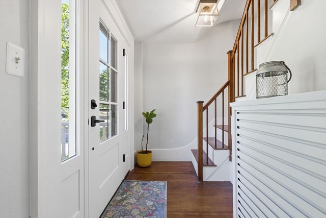 51 Grove St, Reading, MA 01867