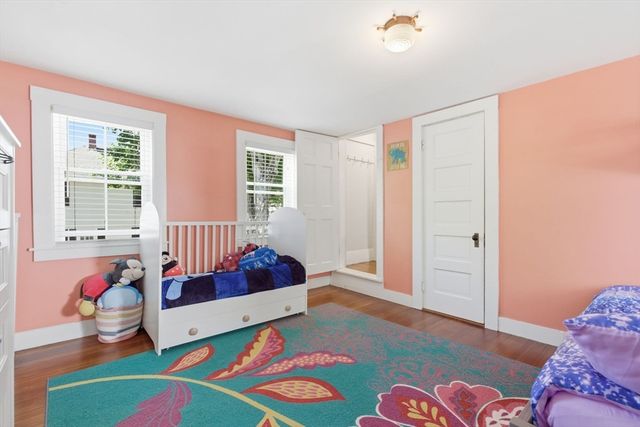 51 Grove St, Reading, MA 01867