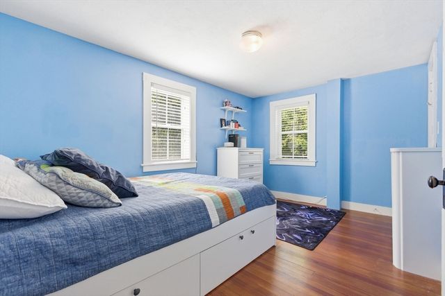 51 Grove St, Reading, MA 01867