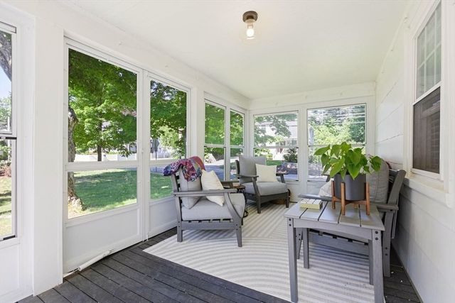 51 Grove St, Reading, MA 01867