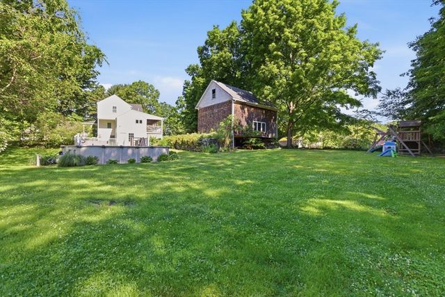 51 Grove St, Reading, MA 01867