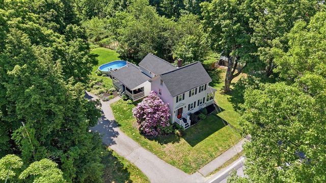 51 Grove St, Reading, MA 01867