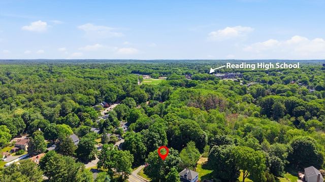 51 Grove St, Reading, MA 01867