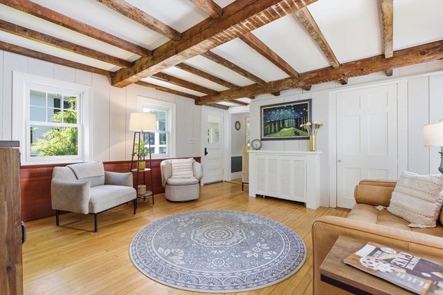 51 Grove St, Reading, MA 01867