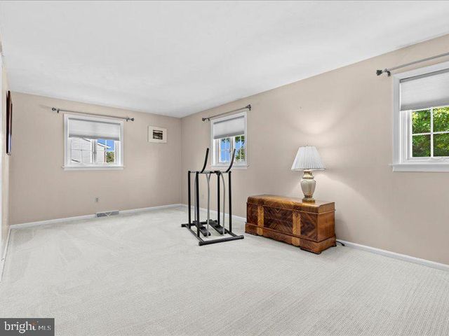 710 ROBERT ST, Mechanicsburg, PA 17055