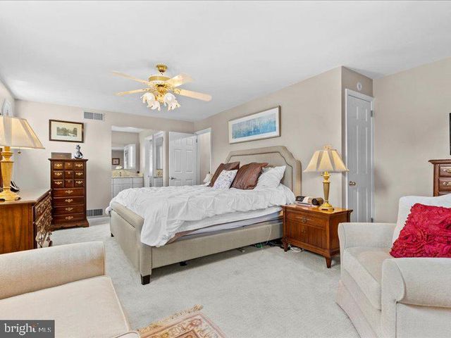 710 ROBERT ST, Mechanicsburg, PA 17055