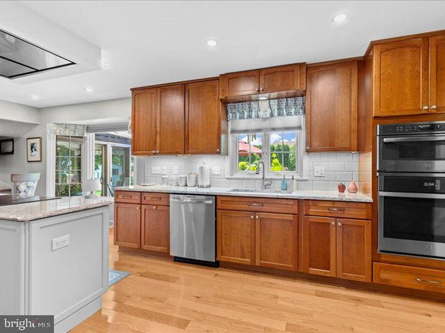 710 ROBERT ST, Mechanicsburg, PA 17055