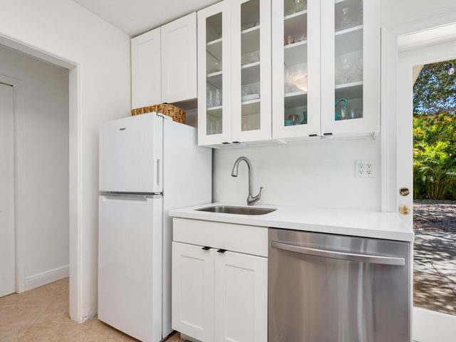 3629 ALMERIA AVENUE, Sarasota, FL 34239